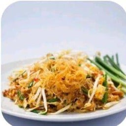 ผัดไทยมังสวิรัติวุ้นเส้น ใส่ไข่