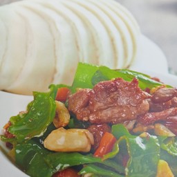 ผัดเนื้อขนมปัง