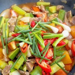 ผัดเปรี้ยวหวาน