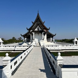 พิพิธภัณฑ์ธรรมเจดีย์ พระธรรมวิสุทธิมงคล (หลวงตามหาบัว ญาณสัมปันโน)