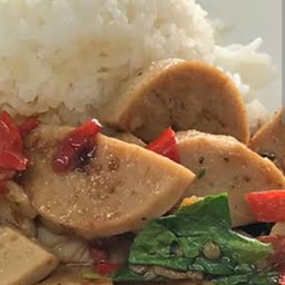 ผัดกะเพราหมูยอราดข้าว