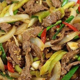 พริกอ่อนเนื้อ!
