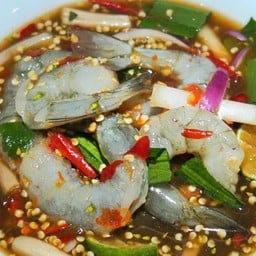 ยำกุ้งสดปลารัา