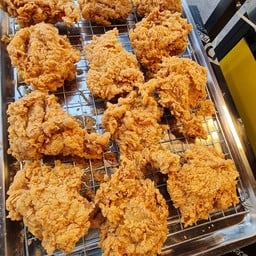 ไก่ทอดสุดอร่อย bykoonhah สาขาเรวดี29