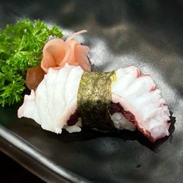 ซูชิหนวดหมึกยักษ์