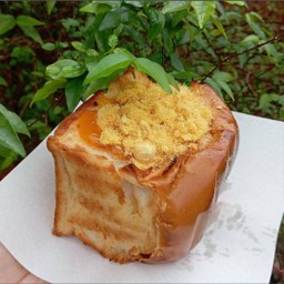 ไส้หมูหยอง น้ำสลัด