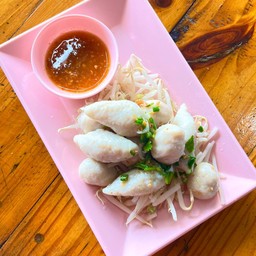 ลูกชิ้นปลาลวกจิ้ม