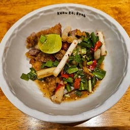 ยำปลาร้าหมูสามชั้นทอด