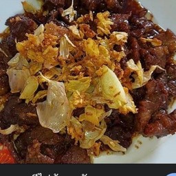 ข้าวเนื้อทอดกระเทียม