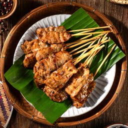 หมูปิ้ง 15 ไม้ + ข้าวเหนียว 3 ห่อ