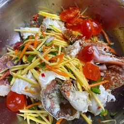 ยำปูสุกไข่แดง