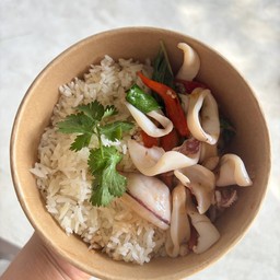 ข้าวกระเพราปลาหมึก