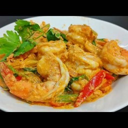 กุ้งผัดไข่เค็มราดข้าว