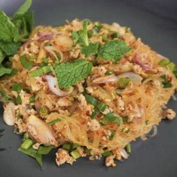 ลาบวุ้นเส้นหมูสับ လှ ဝူ့စေ့ မူစန်