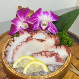 ซาซิมิหนวดหมึกยักษ์