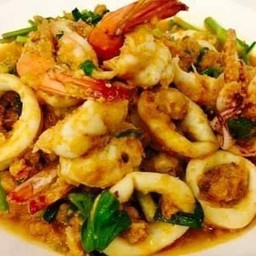 ทะเลผัดไข่เค็ม(กับข้าว)