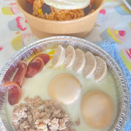 ไข่กระทะ หมูสับ,หมูยอ,กุนเชียง