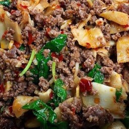 กระเพาหน่อไม้