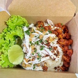 หมี่ไก่ฉีกยูวิน-ดีคอนโดกะทู้ป่าตอง