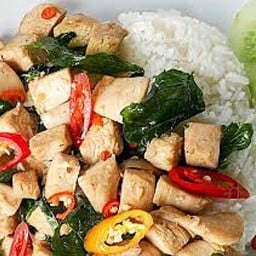 กระเพราอกไก่