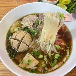ร้านเฝอ ซ.โรงเบียเเปดริ้ว