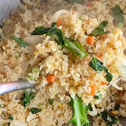 ข้าวผัดไข่ใส่หมู