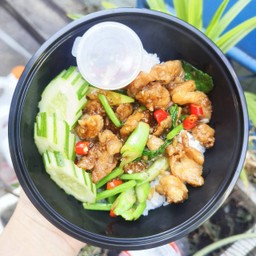 ข้าวคะน้าไก่กรอบ