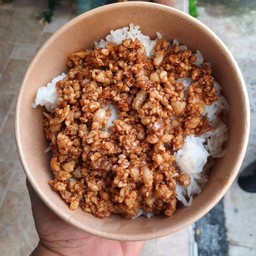 ข้าวหมูสับคั่วซอส