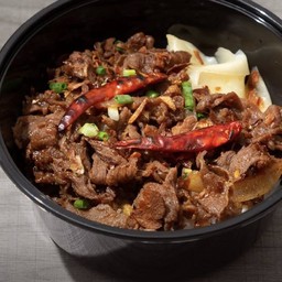 ข้าวเนื้อสไลด์ผัดเฉสวน