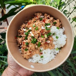 ข้าวหมูสับผัดพริกเกลือ