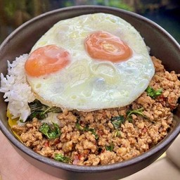 ข้าวกะเพราหมูสับ + ไข่แฝด