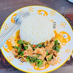 ข้าวผัดกระเพราเนื้อ