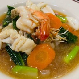 ราดหน้ากุ้ง+ปลาหมึก