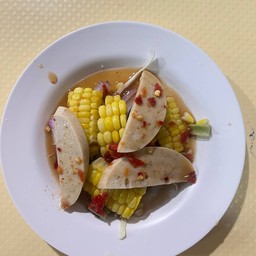 ยำข้าวโพดหมูยอ