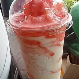 สตอเบอรี่โยเกิร์ตปั่น