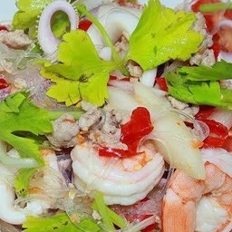 ยำวุ้นเส้นหมูสับ ทะเล