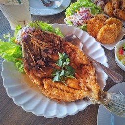 ปลากระพงทอดน้ำปลา