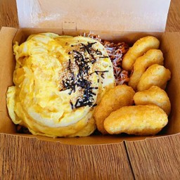 Samyang Buldak+นักเก็ต 6 ชิ้น+ชีส+ไข่ข้น