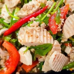 ยำหมูยอ