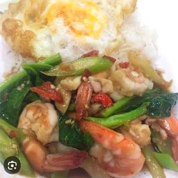 คะน้ากุ้งราดข้าวไข่ดาว