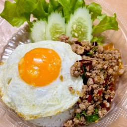 ข้าวกะเพรา (เลือกเนื้อสัตว์ในเมนู)