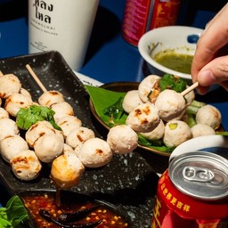 ลูกชิ้นหมูปิ้งน้ำจิ้มสูตรเด็ด