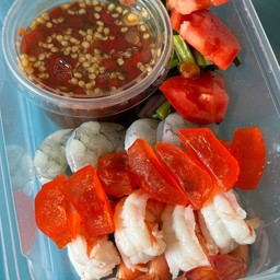 ยำกุ้งทูโทนไข่แดงเค็ม