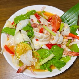 ยำมะพร้าวอ่อนกุ้งสะดุ้ง