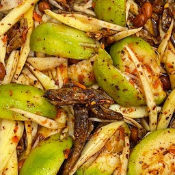 ยำมะกอกน้ำผสมมะม่วงเปรี้ยว