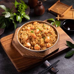 ข้าวผัดกุ้งเนยกระเทียม