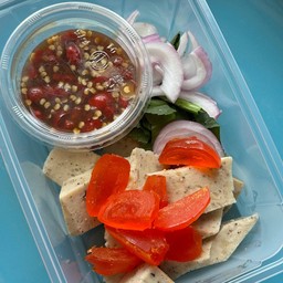 ยำหมูยอไข่แดงเค็ม