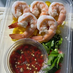 ยำข้าวโพดกุ้งสด