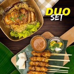 [เซตสุดฮิต] หมูสะเต๊ะอาซ้อ ชุดเล็ก 10 ไม้ + บะหมี่ไก่ย่างอาซ้อ