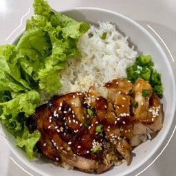 ไก่ทอดหาดใหญ่ เจ้าเก่า (ทอดตามออเดอร์) & กะเพรา พัฒนาการ